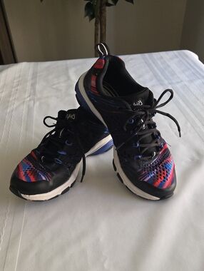 Ryka Vivid Women's Athletic Shoes Black with Blue and Red Accents Size 6